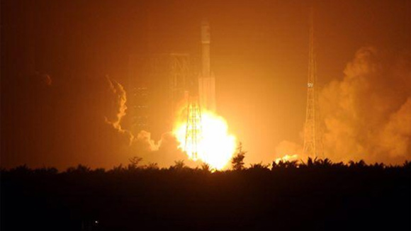 ����һ�Ż��˷ɴ�����ȡ��Բ���ɹ�