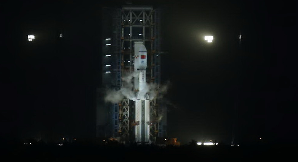 ʵ��:����һ�Ż��˷ɴ��ں����Ĳ��������ռ�ע���