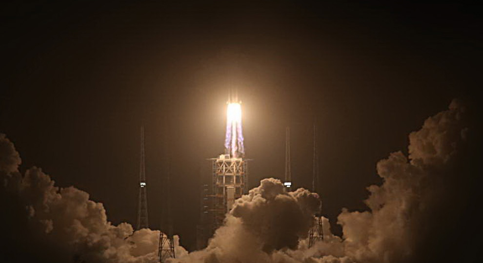 ʵ��:����һ�Ż��˷ɴ��ں����Ĳ����������ڿն���